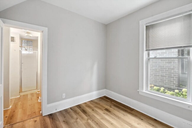 Building Photo - 2812 Garfield Ave