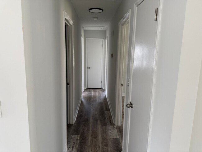 Building Photo - 4811 Chaucer Dr