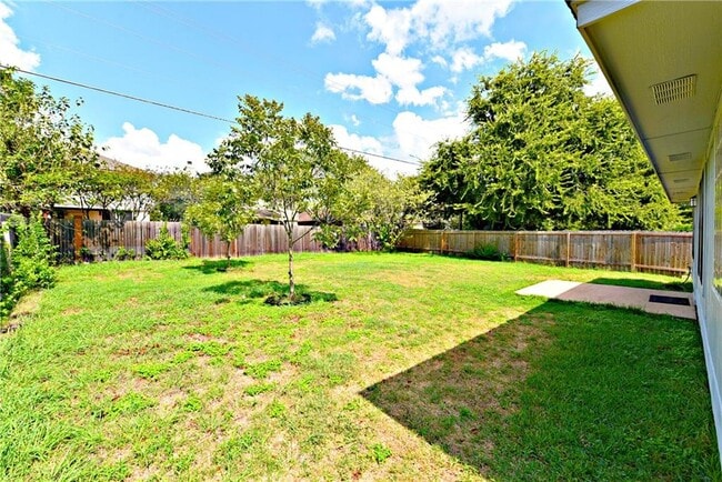 Building Photo - 3500 Kissman Dr