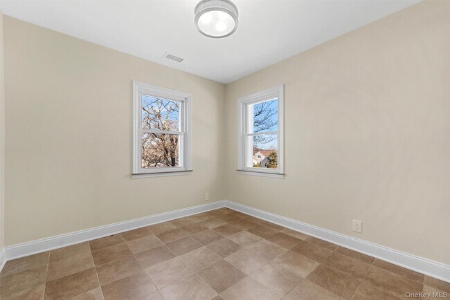 Building Photo - 913 Parkway Pl