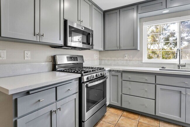 Building Photo - 7960 Mission Vista Dr