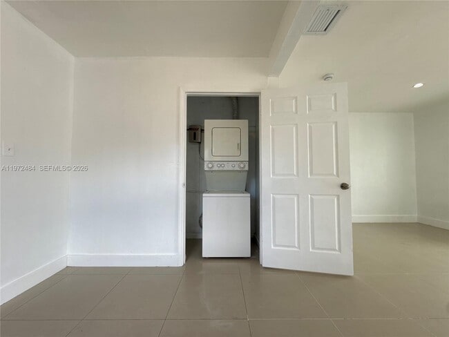 Building Photo - 911 NW 57th St