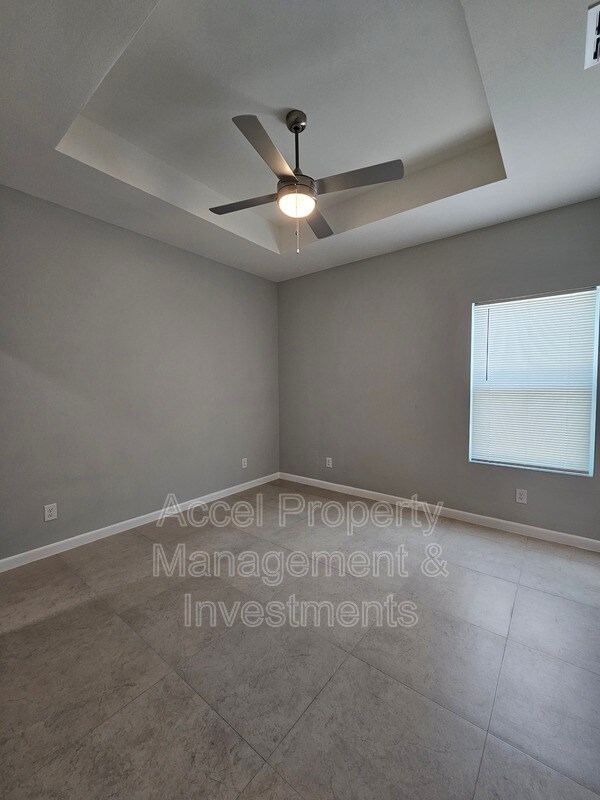 Building Photo - 816 N Abbey Ave