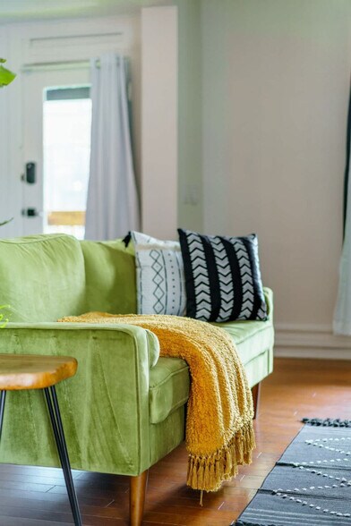 Building Photo - 29 Lundy St