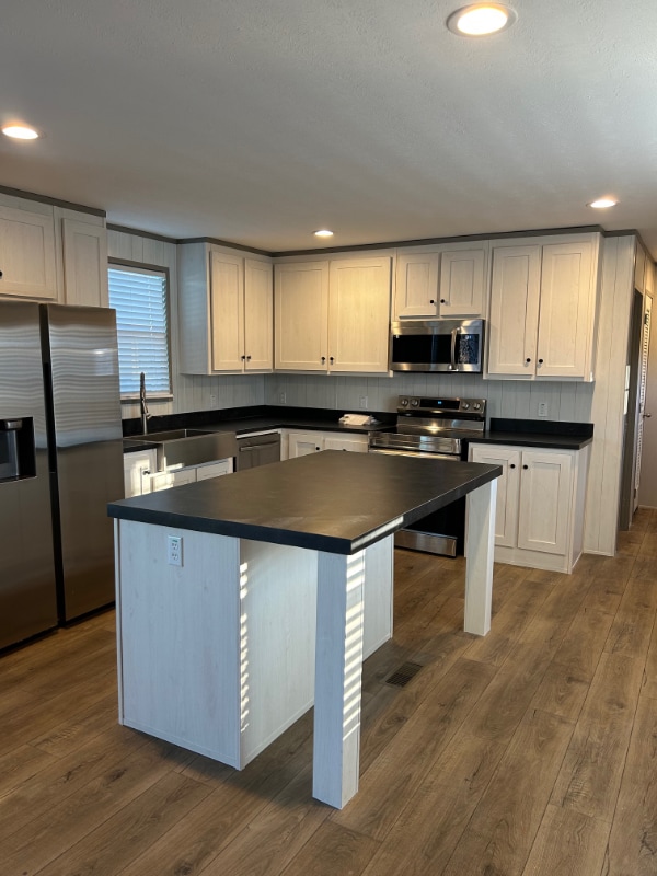 Building Photo - 10301 SE 29th St