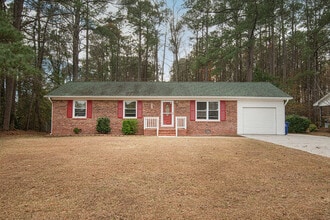 Building Photo - 203 Pineview Rd
