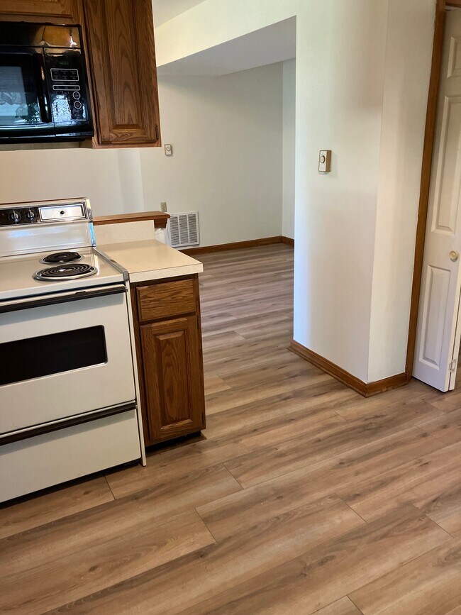 Building Photo - 129 Fenway Dr