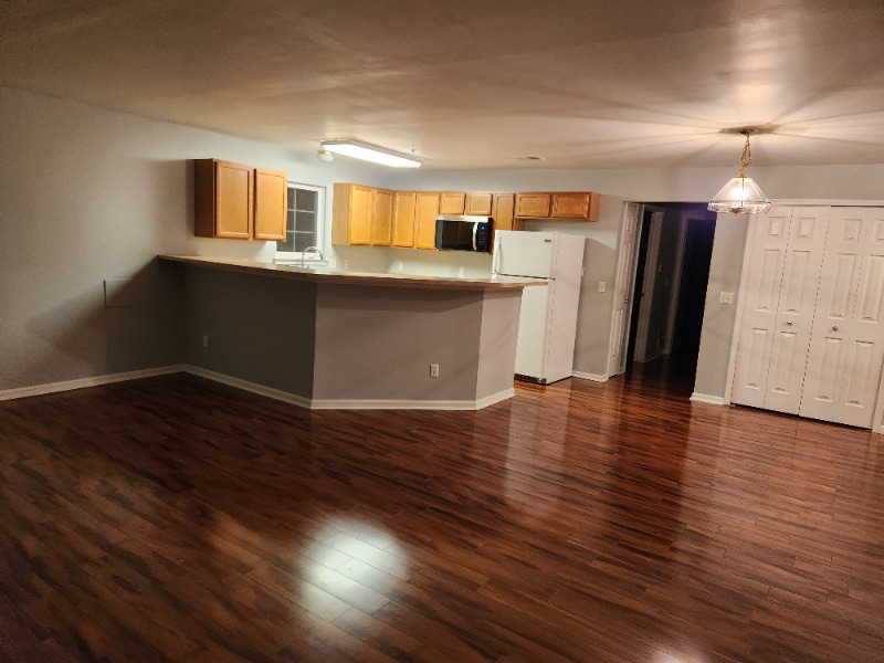 Building Photo - 10125 Sunrise Dr