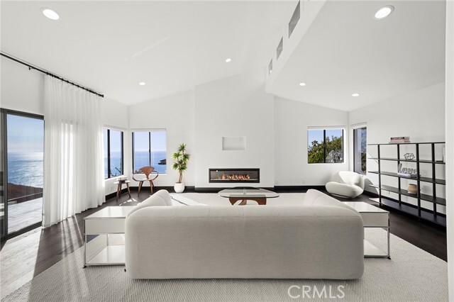 Building Photo - 685 Nyes Pl
