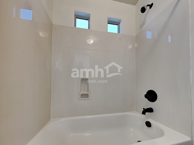 Building Photo - 3458 E Orchid Ln