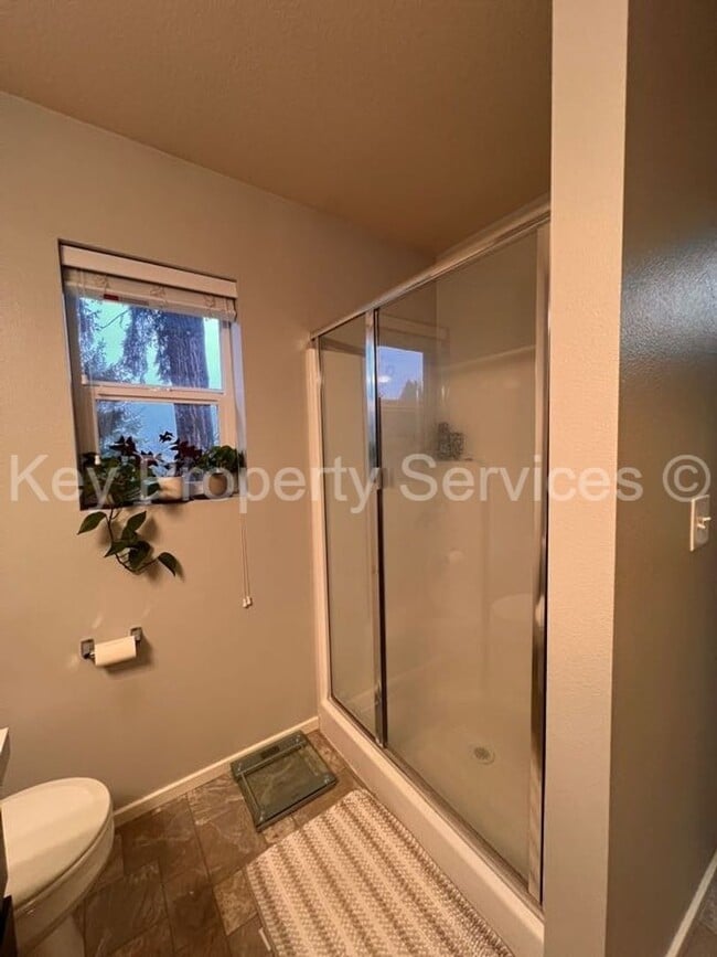 Building Photo - *MOVE IN SPECIAL!* Stunning Hazel Dell Two-Story with High End Appliances