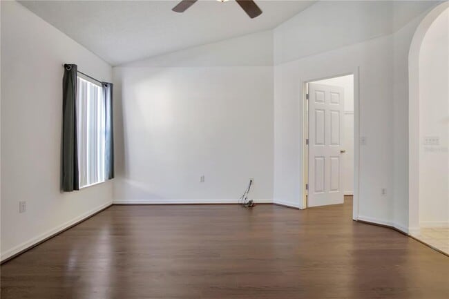 Building Photo - 990 Kenbar St