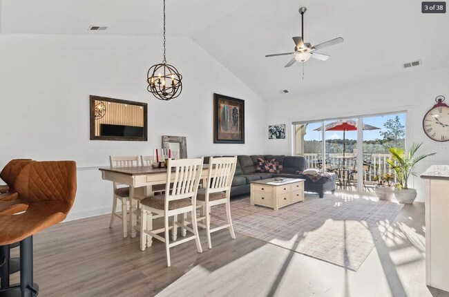 Building Photo - Stunning Top-Floor 2-Bedroom Retreat with Serene Pond Views!