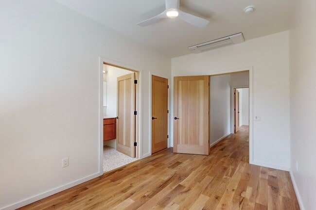Building Photo - North Valley Fabulous 2018/sf 2 Bedroom  2.5 Bath  with Garage