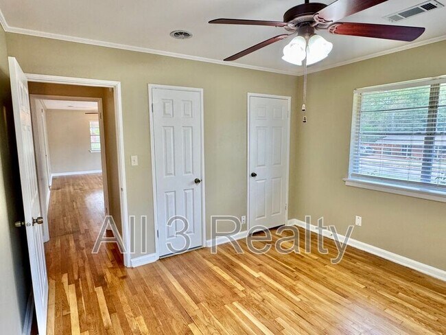 Building Photo - 3508 Cottonwood Dr