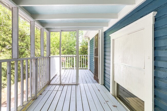 Building Photo - 5 Bed 5 Bath in Atlanta - Prime Location! ...