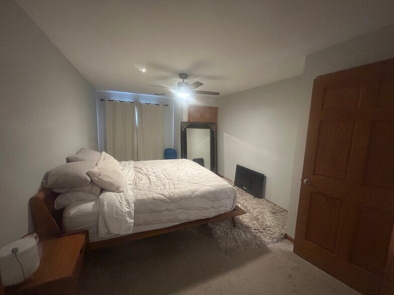 Building Photo - 530 Windstone Dr