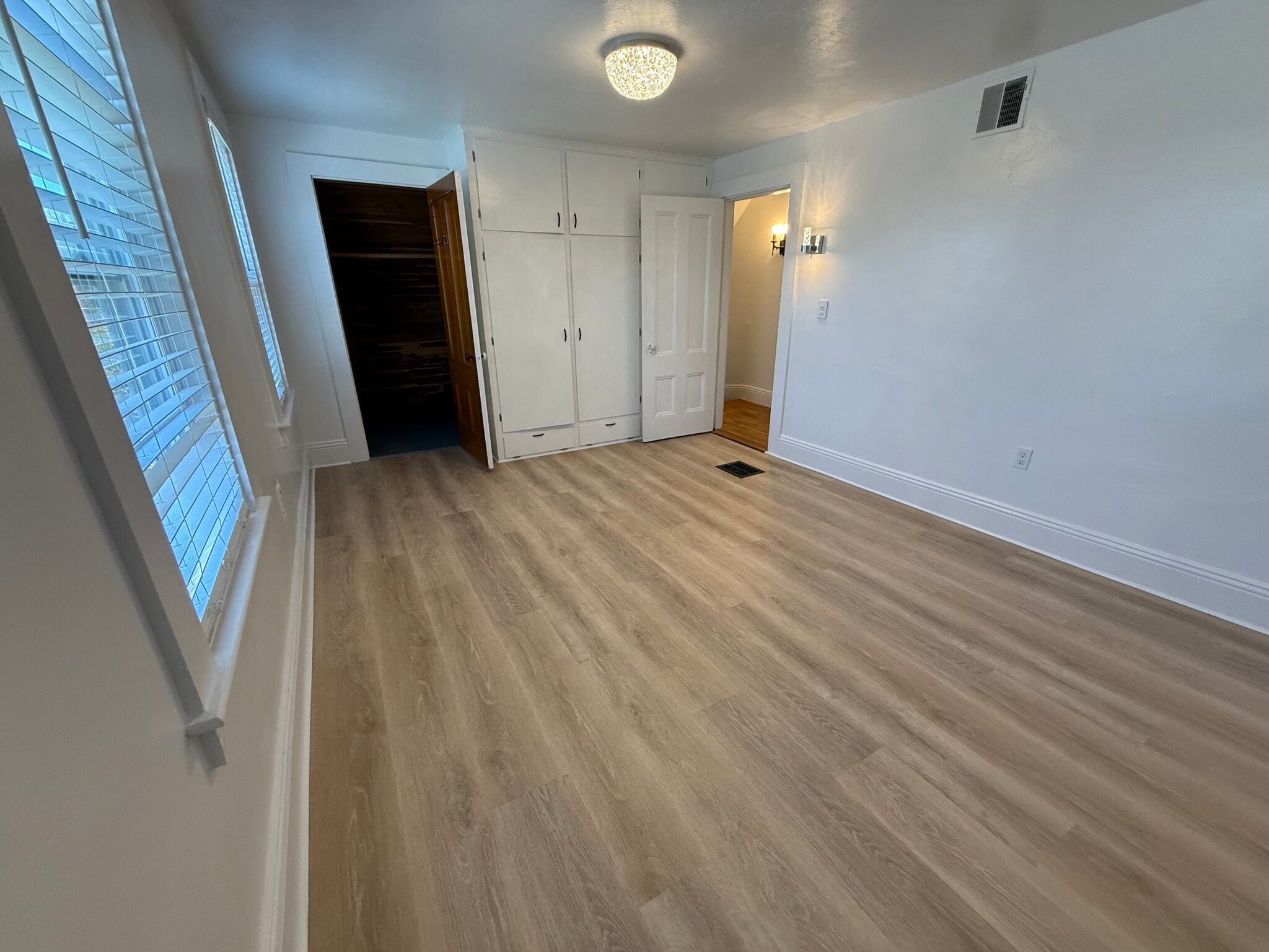 Building Photo - 9 Chilton St