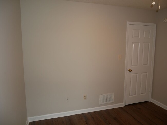 Building Photo - 7272 Madelyn Cove