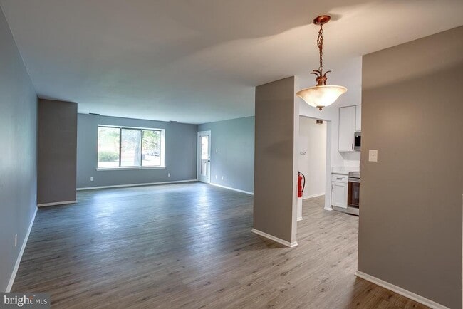 Building Photo - 2118A Greenwood Ct