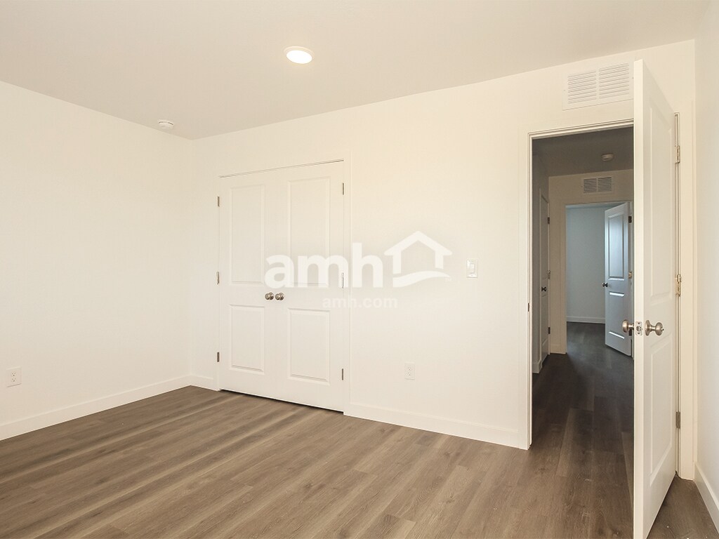 Building Photo - 20177 W Thomas Rd