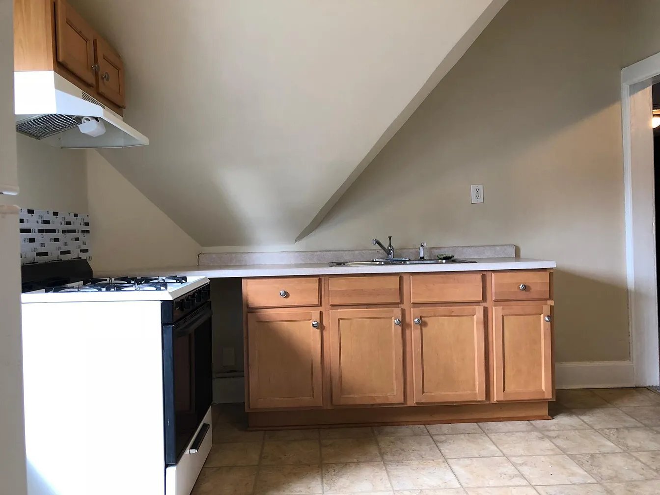 Building Photo - 1741 N Farwell Ave