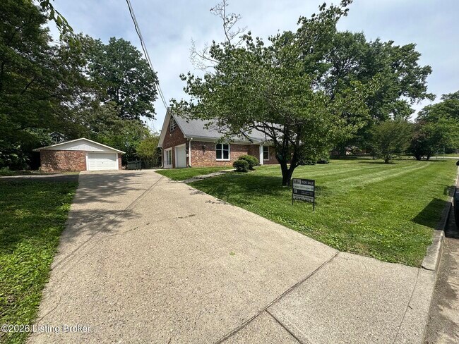 Building Photo - 634 Cherrywood Dr