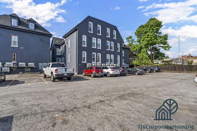 Building Photo - Furnished 2-Bedroom, 2-Bath Apartment near the Medical Campus