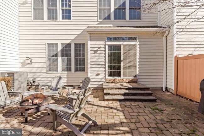 Building Photo - 5 Trewbridge Ct