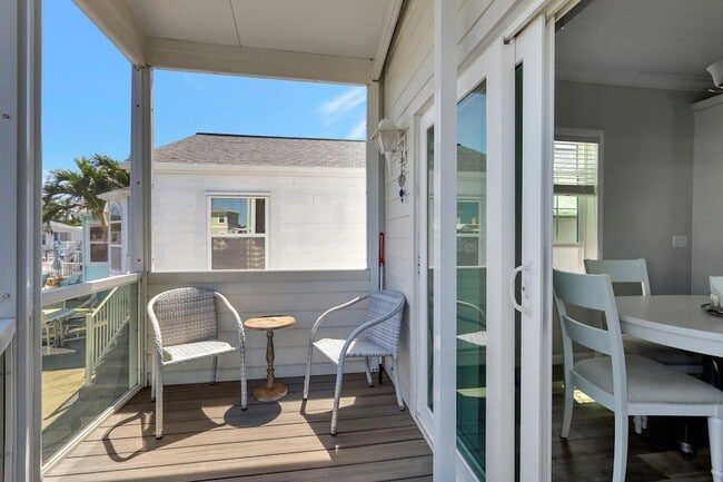 Building Photo - 10701 S Ocean Dr