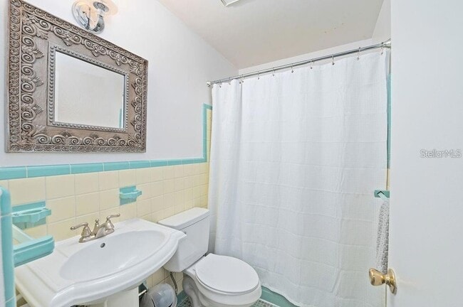 Building Photo - 2676 Martin St