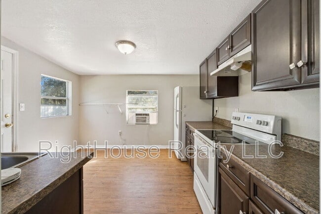 Building Photo - 40542 W 3rd Ave