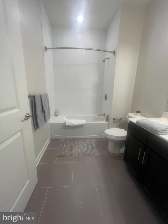 Building Photo - 401 Race St