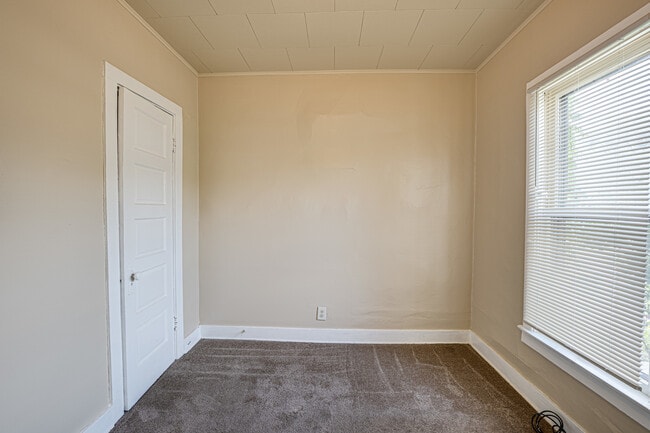 Building Photo - 706 McDonough St