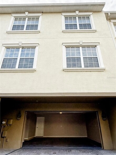 Building Photo - 10144 Arbor Run Dr