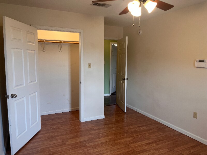 Building Photo - 1705 Briarwood St