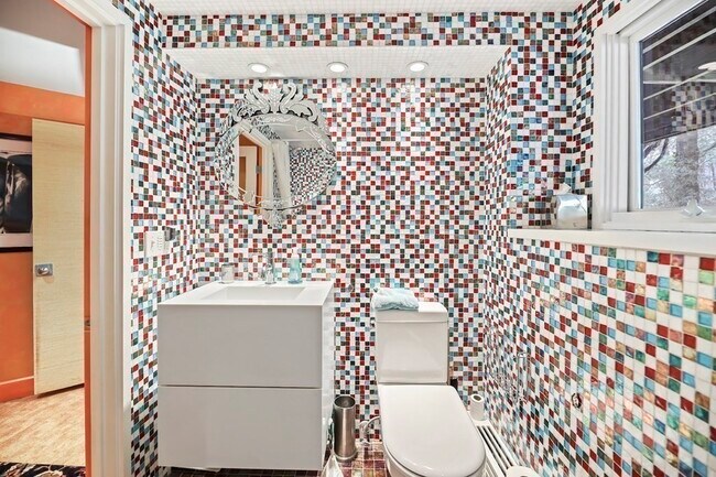 Building Photo - 38 Cumberland Ave