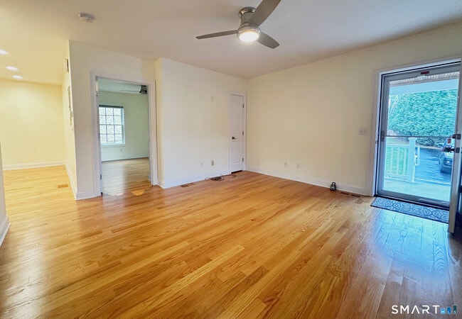 Building Photo - 8 Woodside Ave