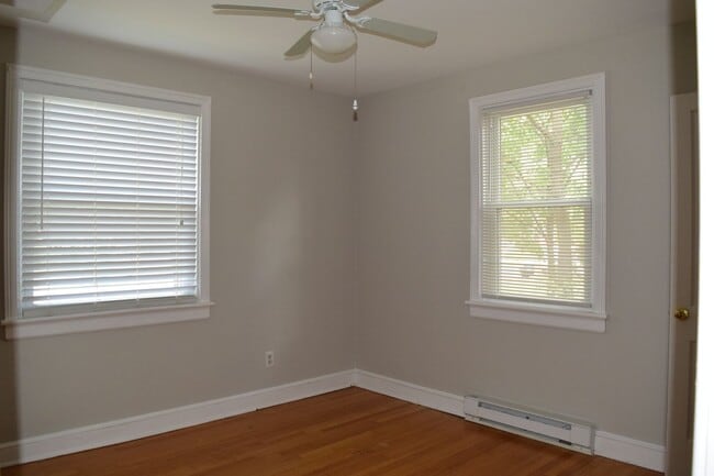 Building Photo - Nice Westend Brick home in the U of R area