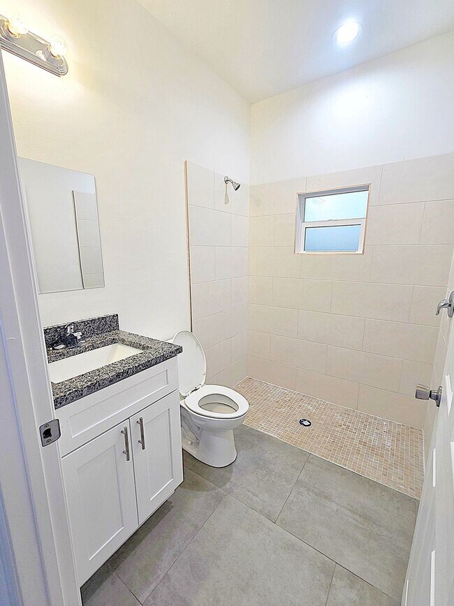 Building Photo - Brand New 2/2/1-Great Location- SW Lehigh Acres