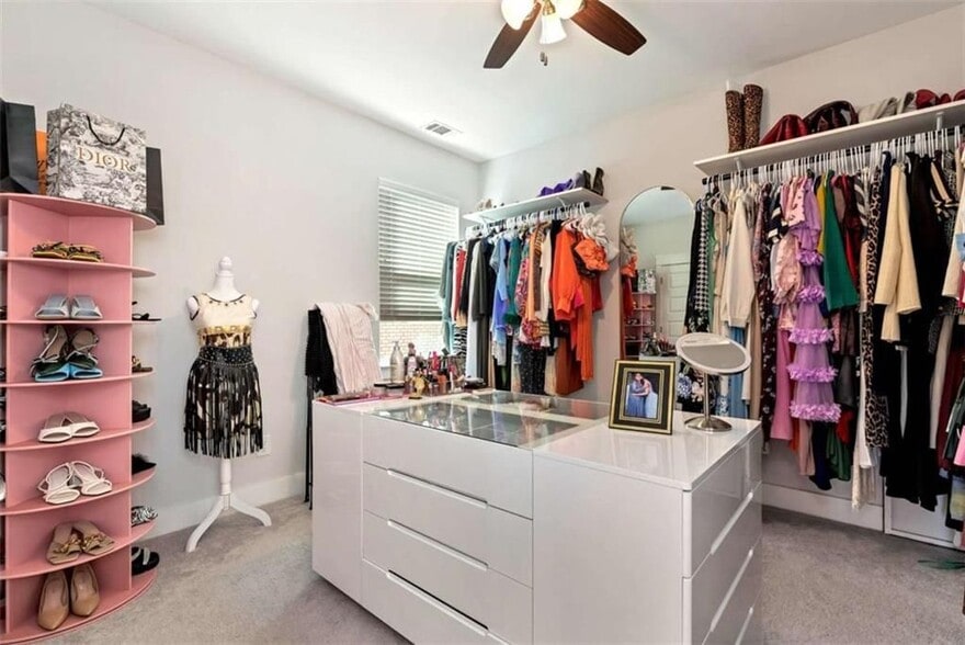 Building Photo - 6968 Manchester Dr