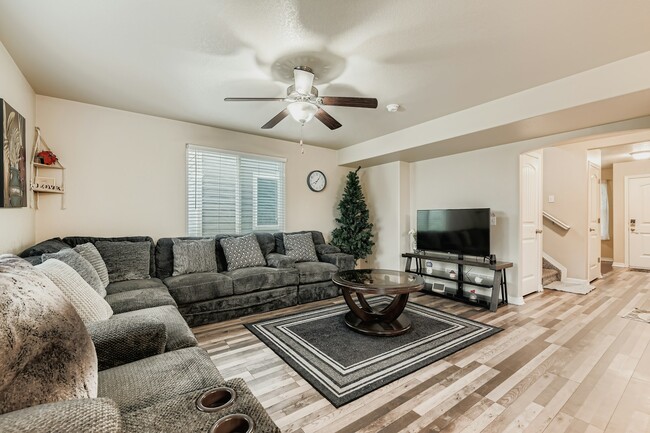 Building Photo - 9779 Lima Cir