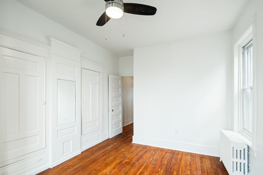 Building Photo - 6018 Irving St