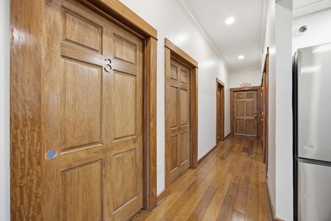 Building Photo - 823 McCallie Ave