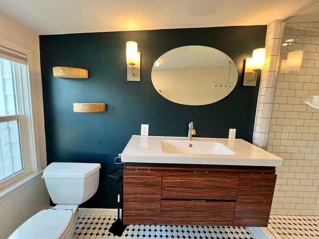 Building Photo - Huge Home Full of Character in the heart of MHK