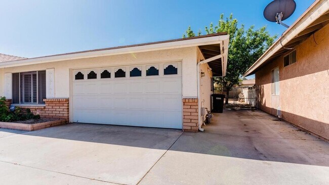 Building Photo - 2867 Cindy Ln