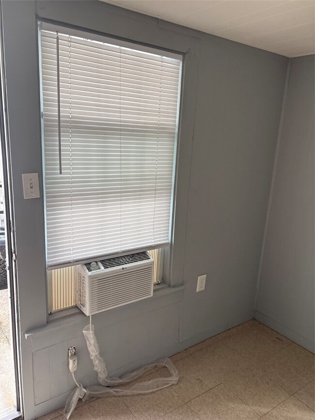 Building Photo - 6838 Avenue R