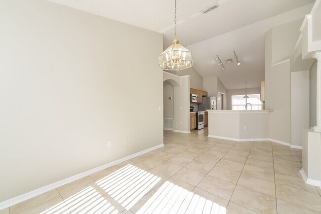 Building Photo - 133 Thornbury Dr