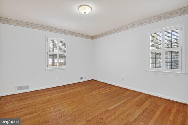 Building Photo - 4709 River Rd