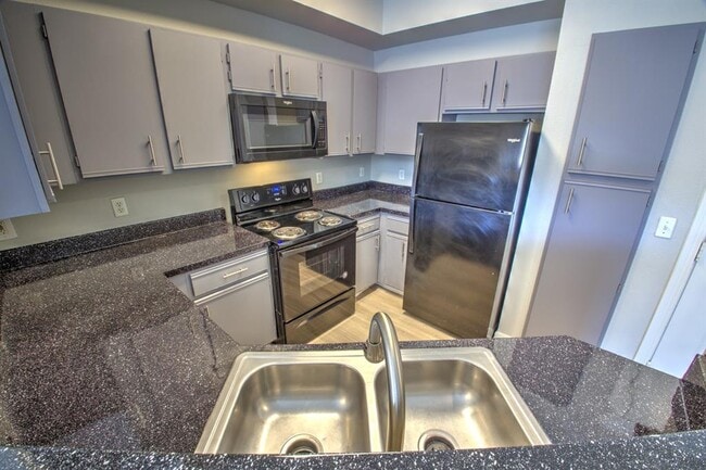 Building Photo - 2320 Gracy Farms Ln